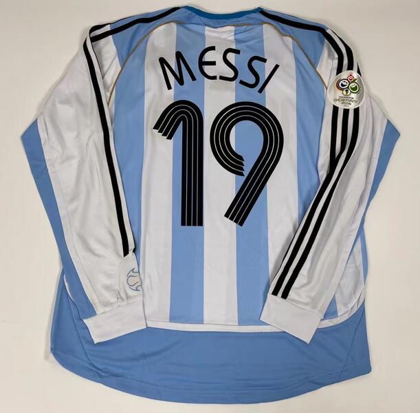 Argentina 2006 Home Retro Long Sleeved 19 MESSI Shirt Soccer Jersey