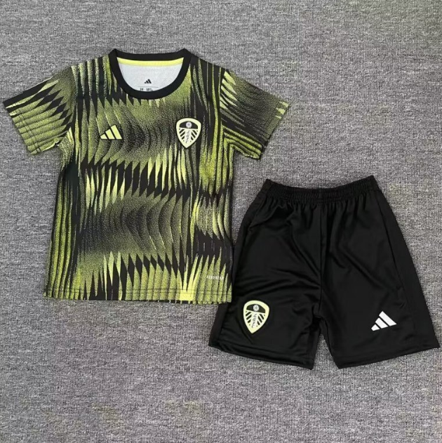 Leeds United 2025/26 Pre-Game Kids Training Kit Children Shirt + Shorts