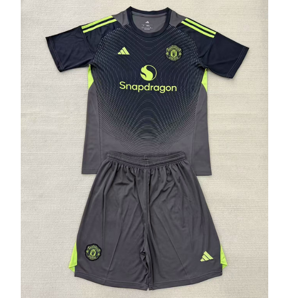 Manchester United 2025/26 Goalkeeper Kids Black Soccer Kit Children Shirt + Shorts