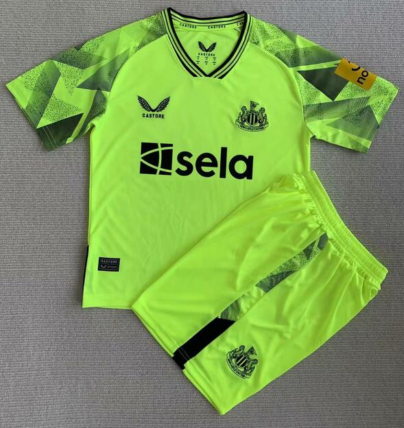 Newcastle United 2023/24 Goalkeeper Kids Soccer Jersey Kit Children Shirt and Shorts